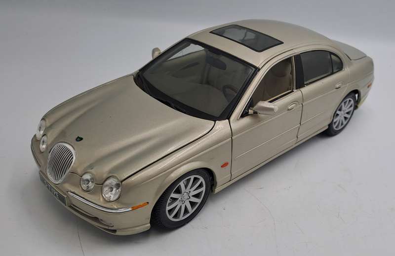 1999 Jaguar S-Type Maisto Die Cast 1/18 Scale-No Box