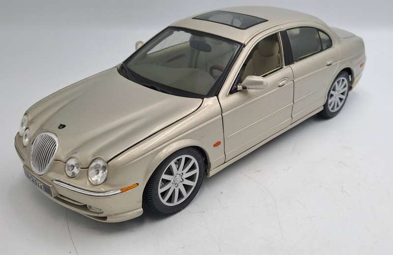1999 Jaguar S-Type Maisto Die Cast 1/18 Scale-No Box