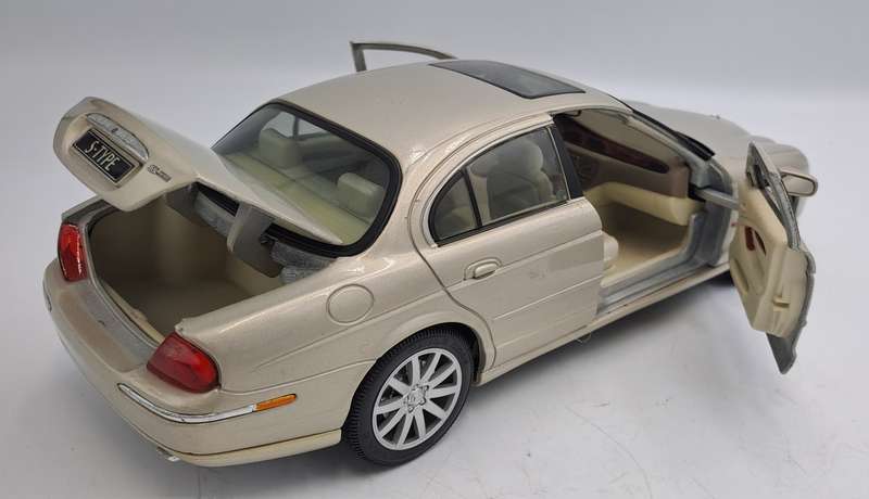 1999 Jaguar S-Type Maisto Die Cast 1/18 Scale-No Box