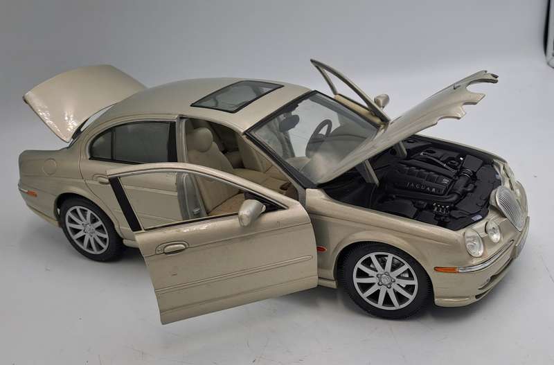 1999 Jaguar S-Type Maisto Die Cast 1/18 Scale-No Box