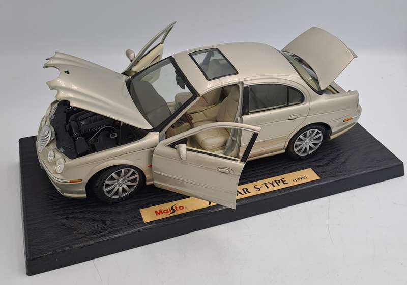 1999 Jaguar S-Type Maisto Die Cast 1/18 Scale-No Box