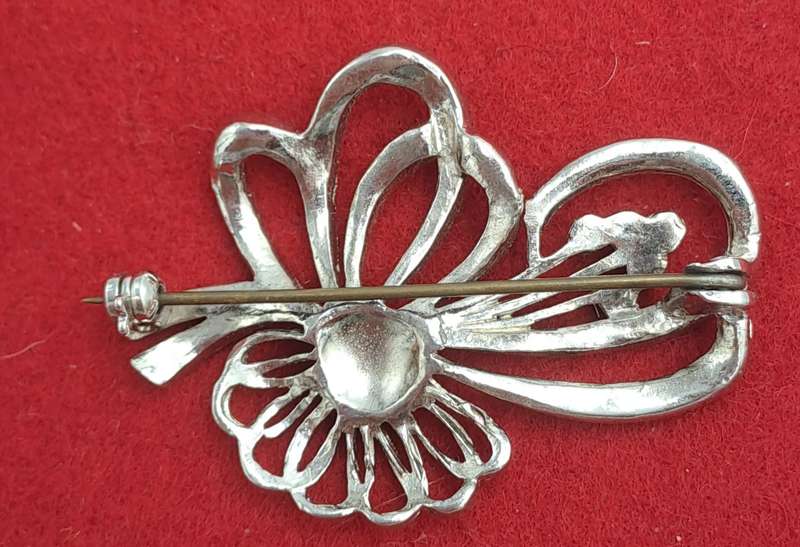 Vintage Marcasite Brooch -White Metal 5cm x 3,5cm