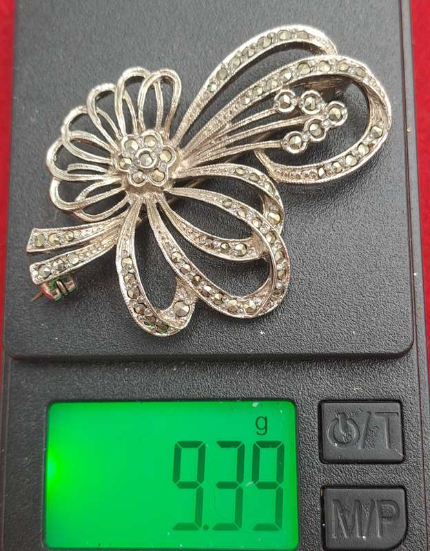 Vintage Marcasite Brooch -White Metal 5cm x 3,5cm