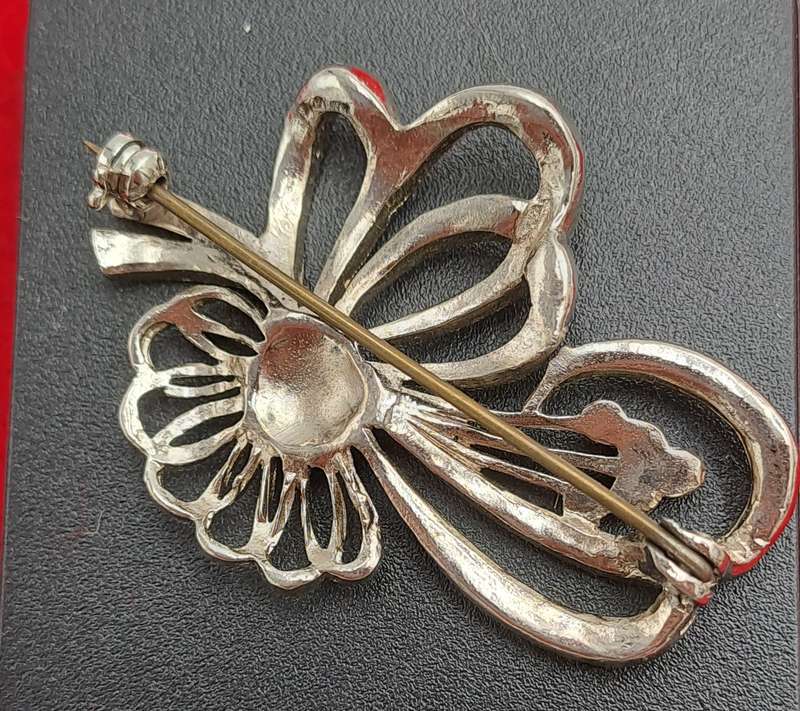 Vintage Marcasite Brooch -White Metal 5cm x 3,5cm