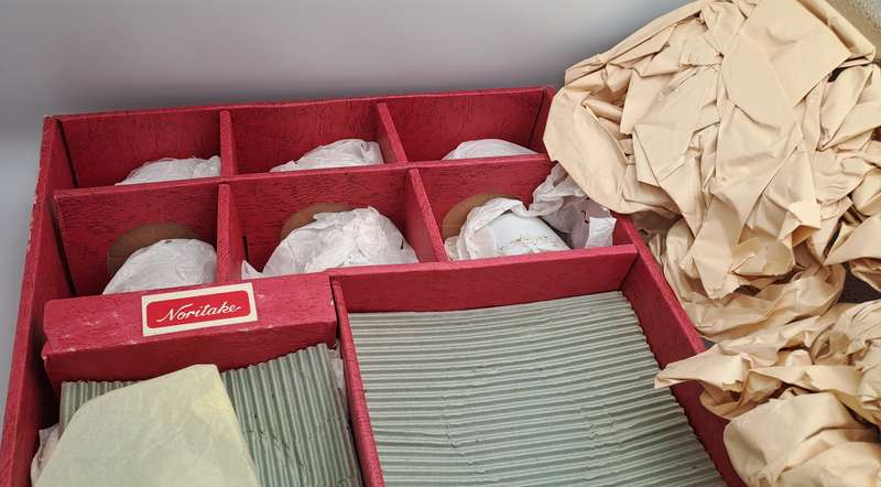18pc Vintage 1970's Noritake  2301 SONIA (6 Tea Trio's)Gold Trim - Unused ..still in Box -Japan