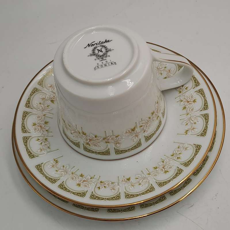 18pc Vintage 1970's Noritake  2301 SONIA (6 Tea Trio's)Gold Trim - Unused ..still in Box -Japan