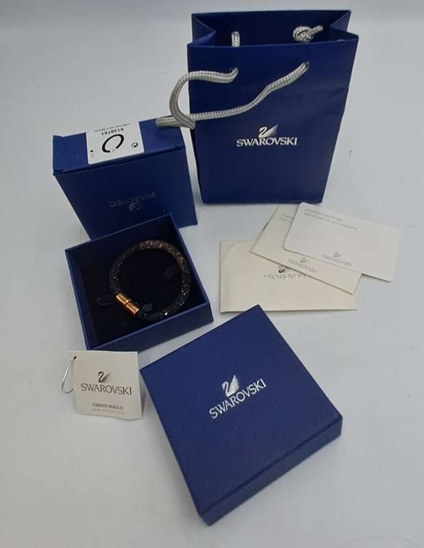 18cm Swarovski Stardust Bracelet in packaging  with certificate of authenticity