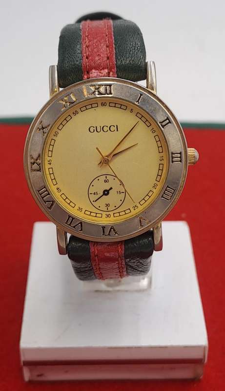 Pre-Owned -Ladies Gucci Quartz watch with leather strap-working