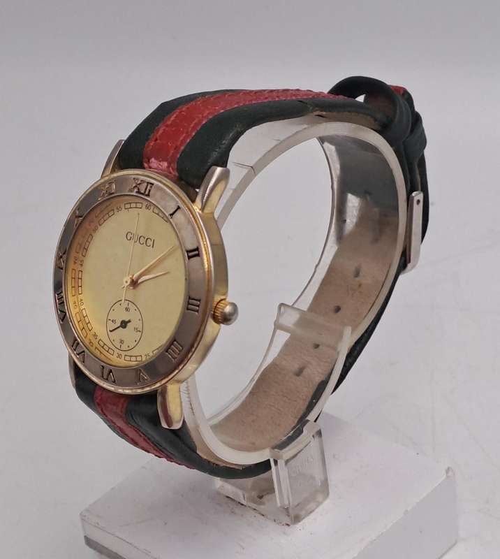 Pre-Owned -Ladies Gucci Quartz watch with leather strap-working