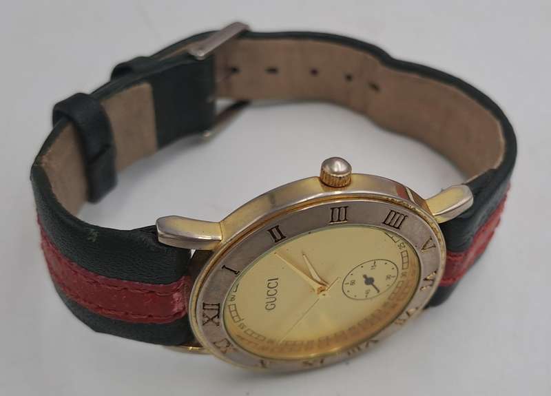 Pre-Owned -Ladies Gucci Quartz watch with leather strap-working