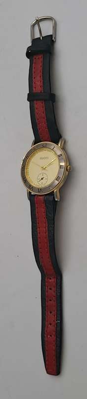 Pre-Owned -Ladies Gucci Quartz watch with leather strap-working