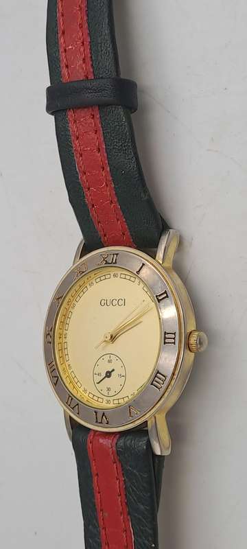 Pre-Owned -Ladies Gucci Quartz watch with leather strap-working