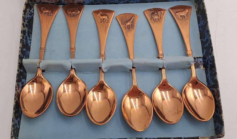 Vintage 6 Copper Africa Safari teaspoons -Boxed