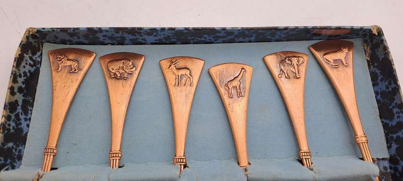 Vintage 6 Copper Africa Safari teaspoons -Boxed