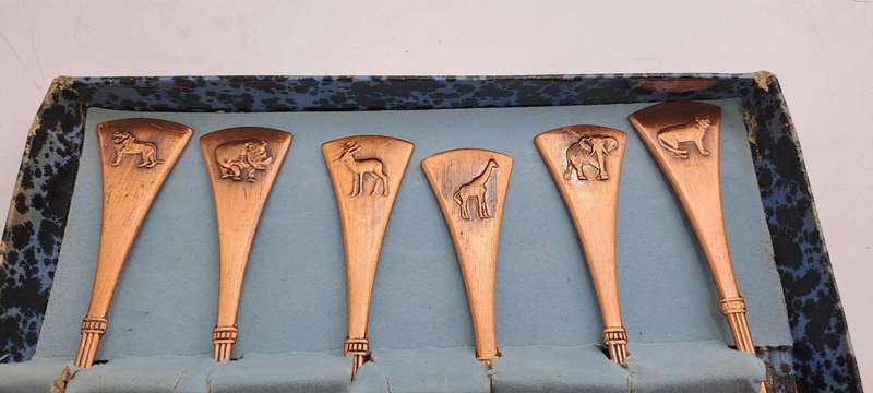 Vintage 6 Copper Africa Safari teaspoons -Boxed
