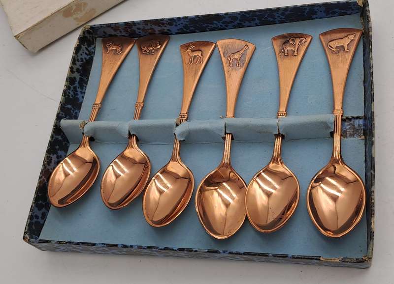 Vintage 6 Copper Africa Safari teaspoons -Boxed