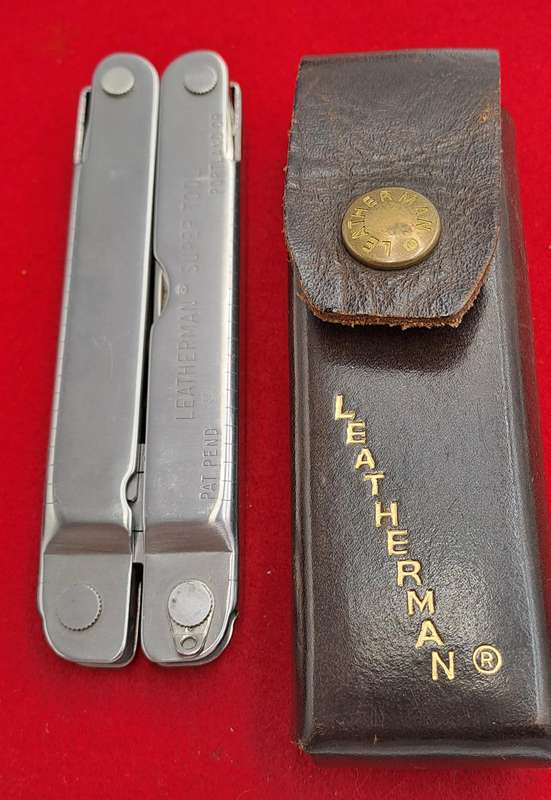 Leatherman Supertool Portland OR USA in Leather Pouch