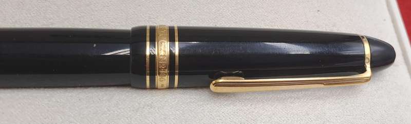Pre-Owned Mont Blanc Meisterstruct 146 Fountain pen with Medium 4810 14kt Gold Nib-Engraved Air Zimb