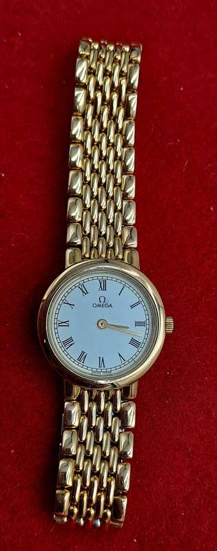 Pre-Owned Ladies Omega De Ville Quarts watch Run for short periods then stops