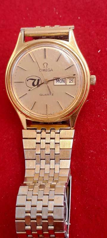 Vintage 1980's Omega quartz 1384 watch with United Logo -engraved -running but need repairs