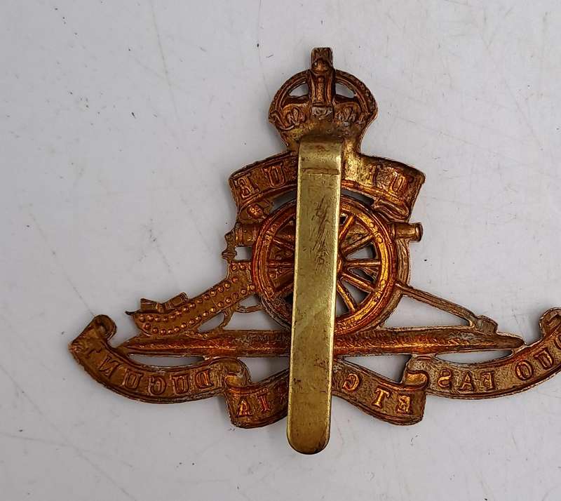 WWI-WWII ROYAL ARTILLERY Cap Badge