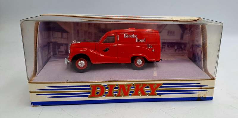 1990-Matchbox Dinky Collection `1952  AUSTIN A40 - 143 DY 15-Brooke Bond Tea- boxed