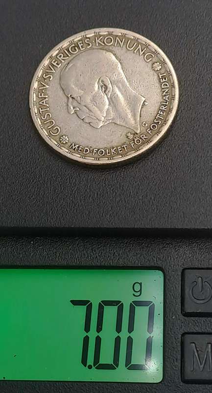1944 Sweden 1 Krona - Gustaf V  (40% Silver )