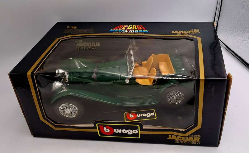 Burago 3006 Jaguar SS 100 (1937), 1/18 Scale -Die-Cast