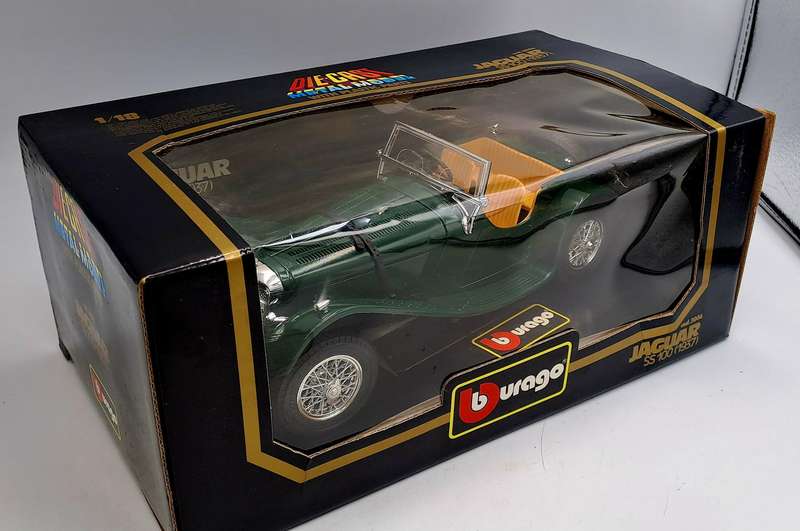 Burago 3006 Jaguar SS 100 (1937), 1/18 Scale -Die-Cast
