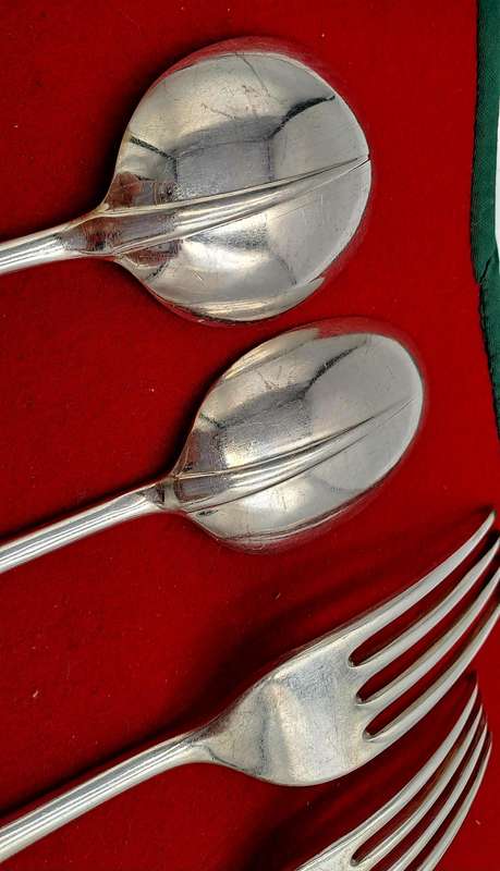 54 Vintage Quality Bone Handle Cutlery Made in Sheffield England in Canteen -12 Joseph Roger Knifes