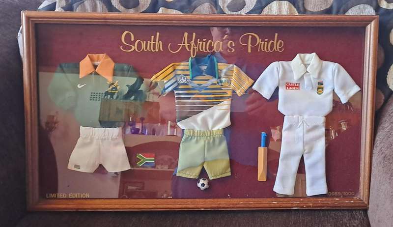 Limited Edition No 89 of 1000 "South African Pride" Framed Behind Glass-Rugby,Soccer and Cricket Man