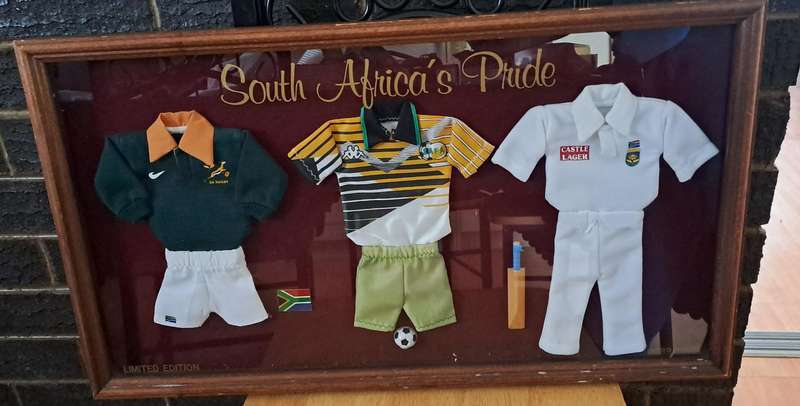 Limited Edition No 89 of 1000 "South African Pride" Framed Behind Glass-Rugby,Soccer and Cricket Man