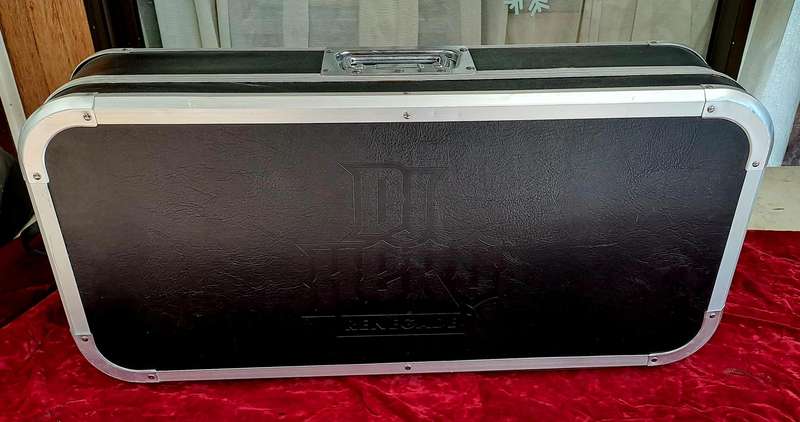 Pre-Owned Nintendo Wii DJ Hero Renegade Edition  Complete Turntable Set Aluminium Case with legs