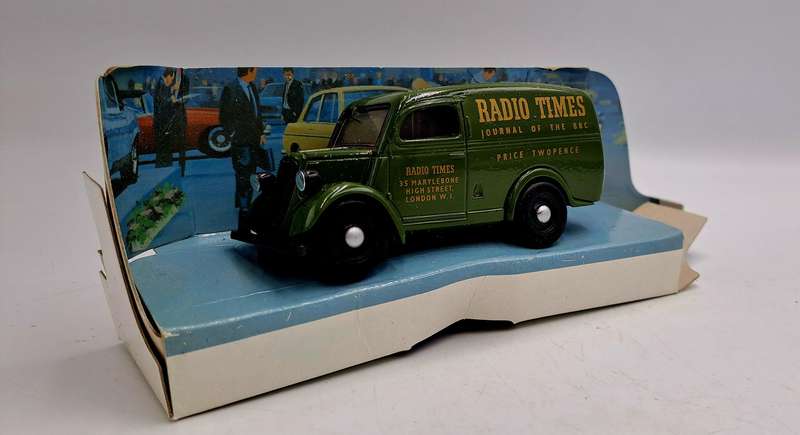 1990-Dinky by Matchbox DY-4, 1950 Ford E83W Van, Radio Timesboxed