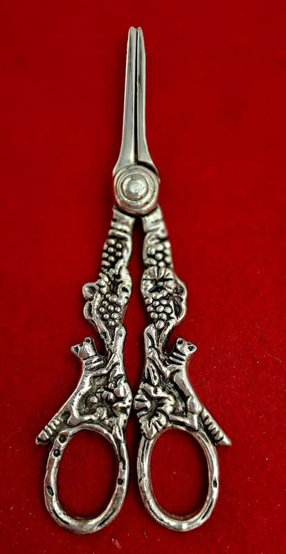 Vintage Foxes Pattern Grape Shears , Figural Silver plated Grape Scissors,Victorian Style