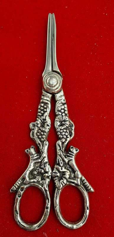 Vintage Foxes Pattern Grape Shears , Figural Silver plated Grape Scissors,Victorian Style