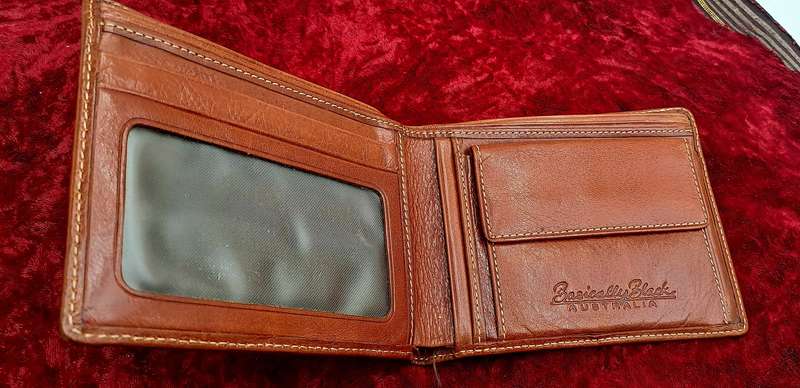 Pre-Owned Men's Basically Black Leather Wallet Black Genuine Leather-Australia