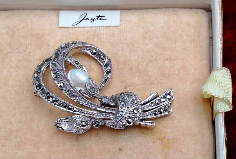 Vintage silver plate Marcasite brooch-Boxed