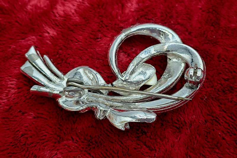 Vintage silver plate Marcasite brooch-Boxed