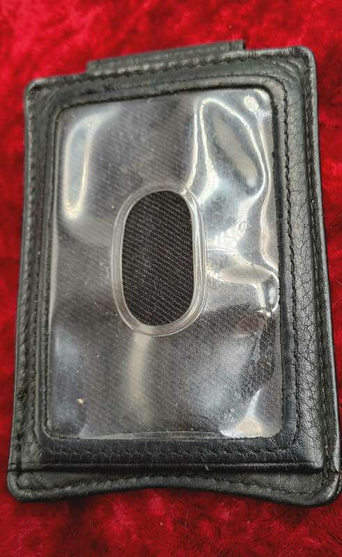 Fossil leather Card /id Holder ? Magnetic Clip 10cm x 7cm