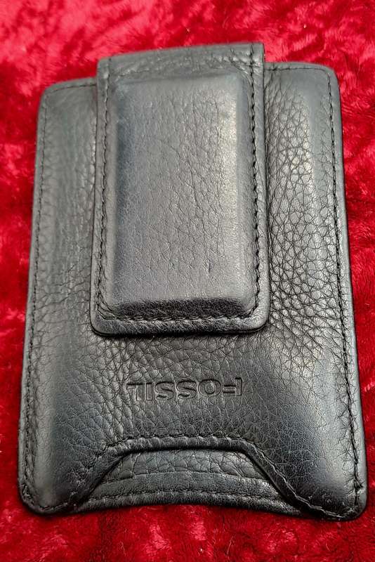 Fossil leather Card /id Holder ? Magnetic Clip 10cm x 7cm
