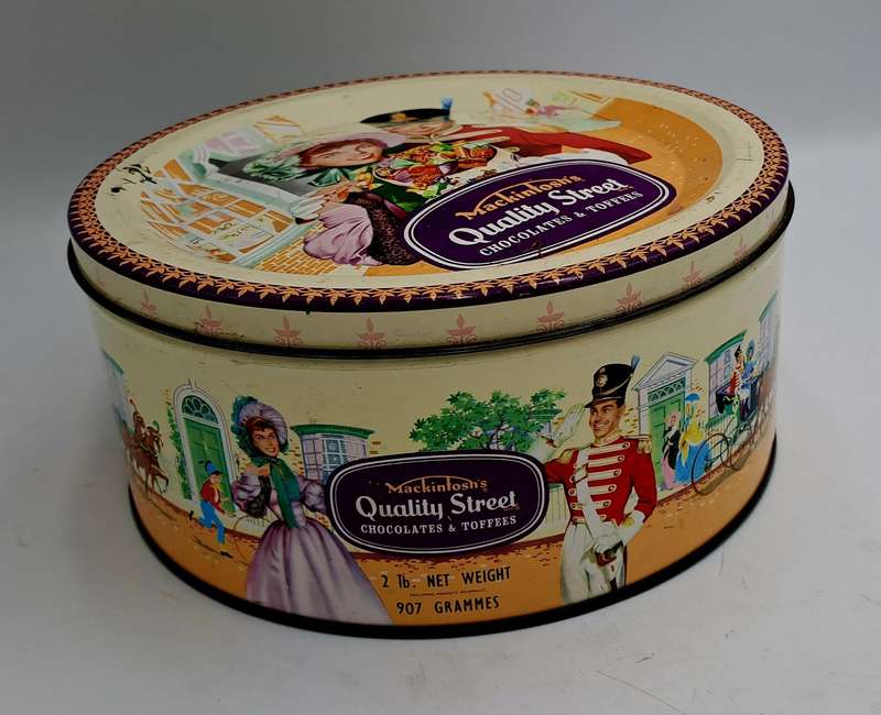 Empty 1980's Quality street Tin 18,2 cm In diameter