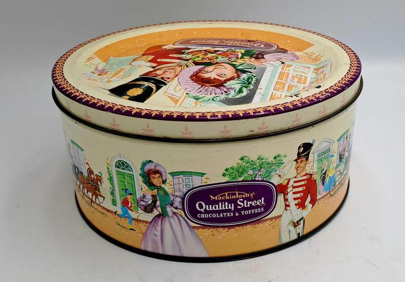 Empty 1980's Quality street Tin 18,2 cm In diameter