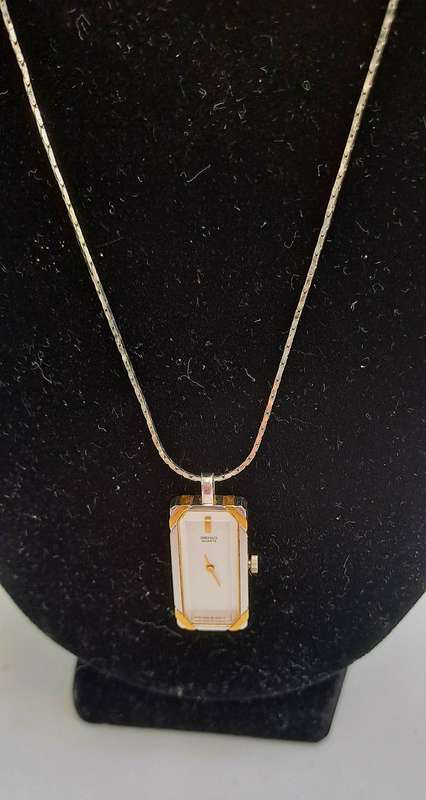 Pre-Owned Vintage 1984 SEIKO Quartz Pendant watch on silver Chain
