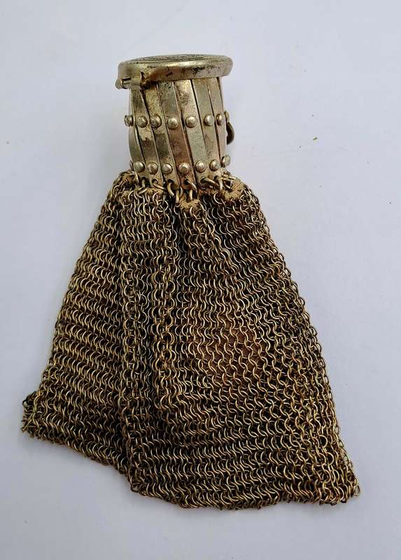 Vintage Metal Mesh Coin Purse Expandable Gate Top Beggars Bag