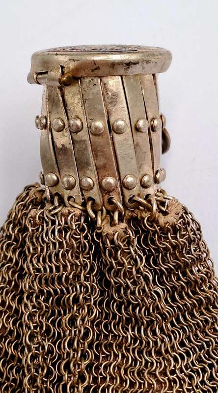 Vintage Metal Mesh Coin Purse Expandable Gate Top Beggars Bag