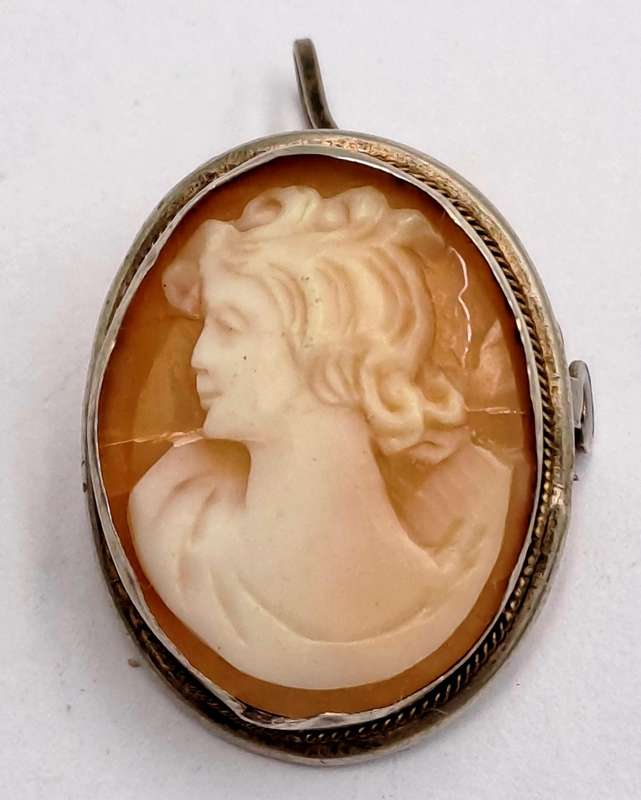 Vintage Cameo Brooch Pendant 80% silver(Hairline crack )