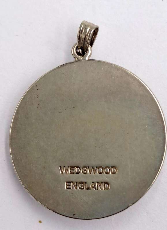 Vintage 1960's Wedgewood Jasperware Cameo Pendant 25mm in Diameter