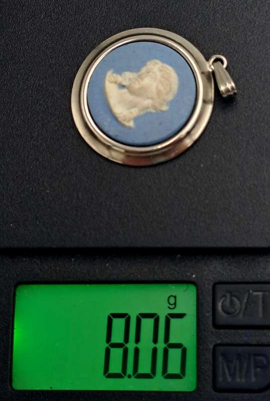 Vintage 1960's Wedgewood Jasperware Cameo Pendant 25mm in Diameter