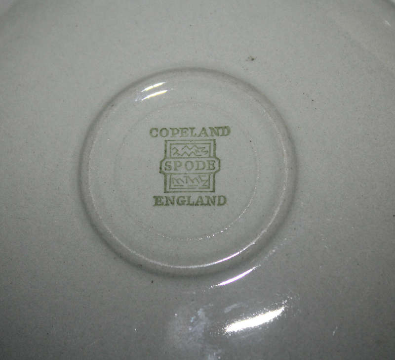 Spode "MEADOW SWEET "Tea pot and 6 Duo's- England- 1 cup is chipped
